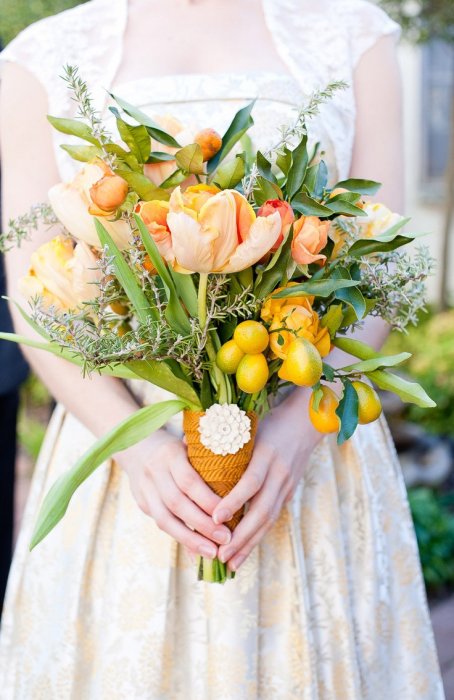 Букет невесты для мандариновой свадьбы