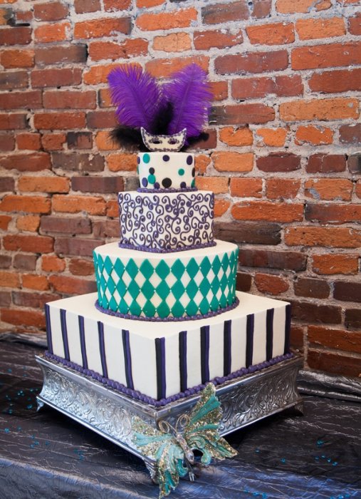 Торт для свадьбы в стиле маскарад