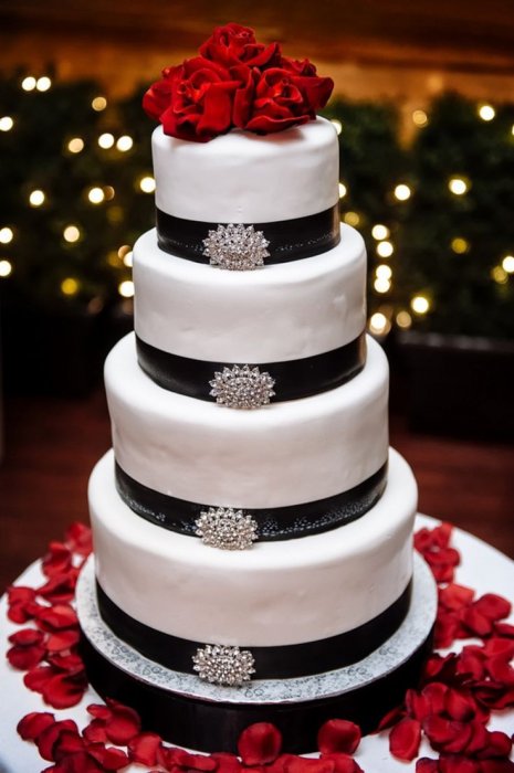 Свадебный торт и угощения