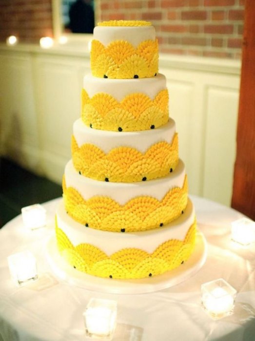 Желтый торт на свадьбу