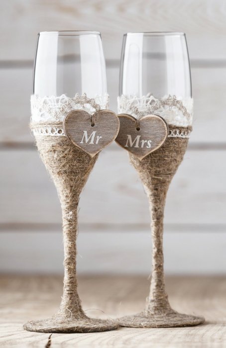 Дизайн свадебных бокалов в стиле рустик