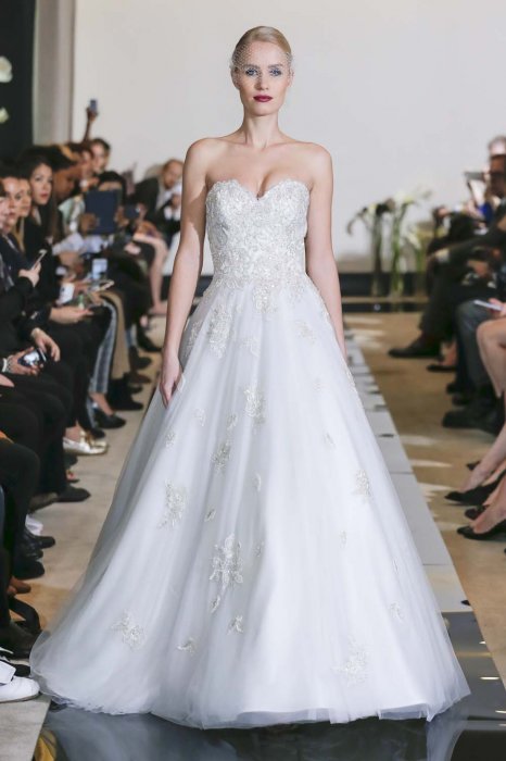 Свадебное платье с корсетом