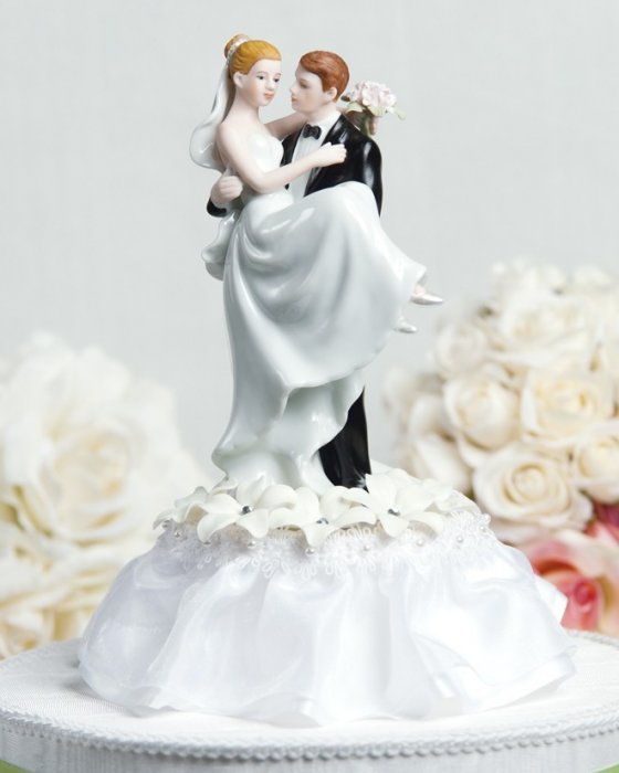 Классические фигурки жениха и невесты